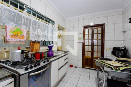 Casa para alugar com 90m², 2 quartos e 2 vagasCozinha