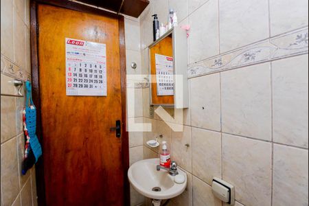 Casa para alugar com 90m², 2 quartos e 2 vagasBanheiro Social 2