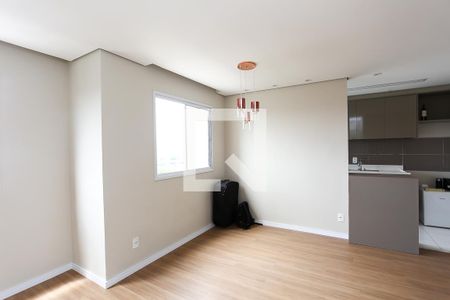 Sala de apartamento para alugar com 2 quartos, 42m² em Parque Arariba, São Paulo