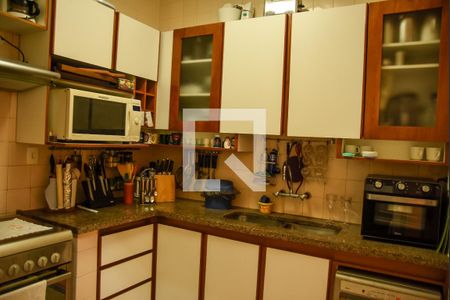 Apartamento à venda com 168m², 4 quartos e 1 vagaCozinha e Área de Serviço