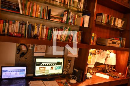 Apartamento à venda com 168m², 4 quartos e 1 vagaEscritório