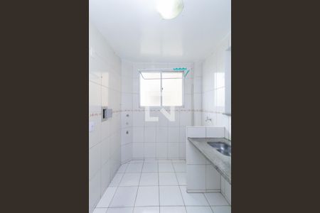 Cozinha e Área de Serviço de apartamento à venda com 2 quartos, 50m² em Jardim Guanabara, Belo Horizonte