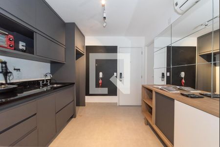 Cozinha de apartamento para alugar com 1 quarto, 45m² em Campo Belo, São Paulo