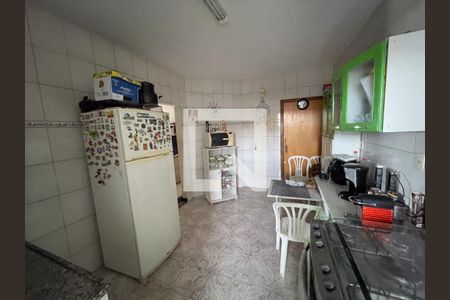 Cozinha de apartamento à venda com 3 quartos, 105m² em Eldorado, Contagem
