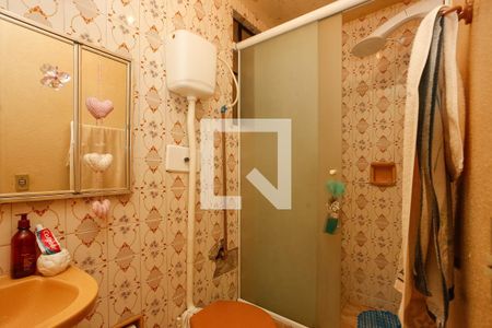 Banheiro de apartamento à venda com 1 quarto, 46m² em São Sebastião, Porto Alegre