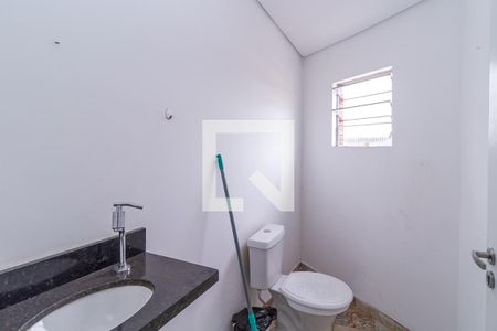 Casa à venda com 222m², 2 quartos e 2 vagasBanheiro 