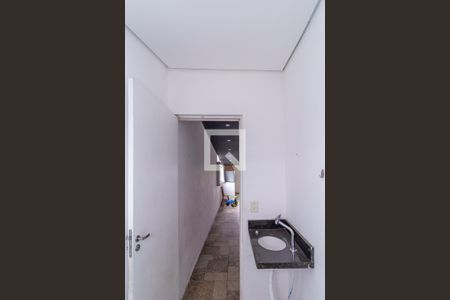 Casa à venda com 222m², 2 quartos e 2 vagasBanheiro 