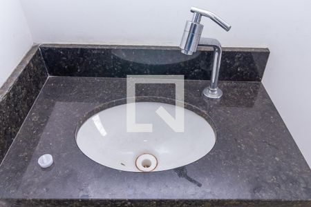 Casa à venda com 222m², 2 quartos e 2 vagasBanheiro 