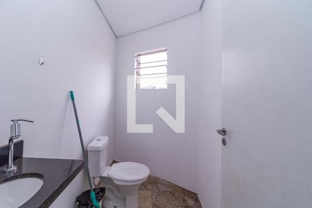 Casa à venda com 222m², 2 quartos e 2 vagasBanheiro 
