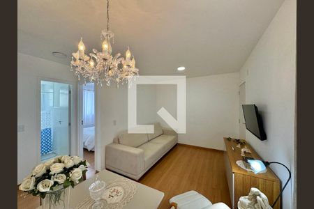 Sala de apartamento para alugar com 2 quartos, 48m² em Vargem Pequena, Rio de Janeiro