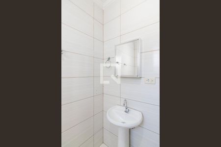 Banheiro de casa para alugar com 1 quarto, 55m² em Vila Valparaíso, Santo André