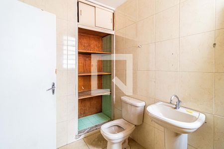 Casa à venda com 293m², 3 quartos e 2 vagasBanheiro Social 