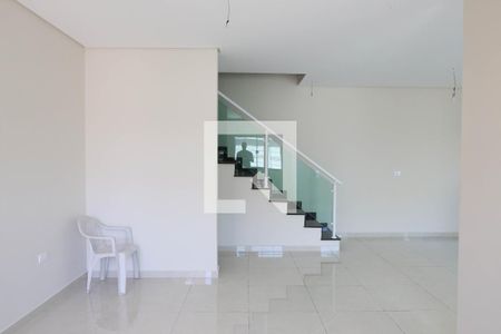 Casa à venda com 109m², 3 quartos e 3 vagasSala