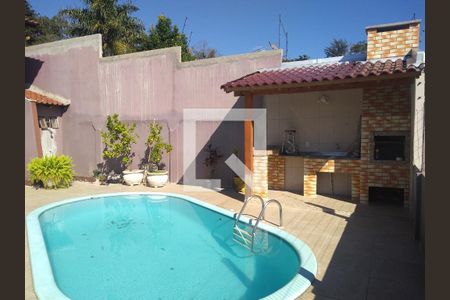 Casa à venda com 200m², 3 quartos e 2 vagas Casa à venda com 200m², 3 quartos e 2 vagasPiscina