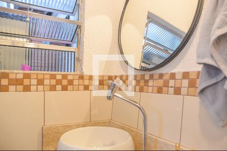 Casa de condomínio à venda com 94m², 2 quartos e 2 vagasBanheiro de serviço