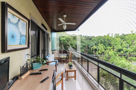 Apartamento à venda com 138m², 3 quartos e 2 vagasVaranda