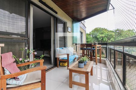 Apartamento à venda com 138m², 3 quartos e 2 vagasVaranda