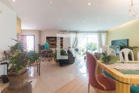 Sala/Sala de Jantar de casa para alugar com 3 quartos, 300m² em Alto Ipiranga, Mogi das Cruzes