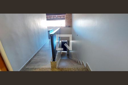 Casa à venda com 275m², 4 quartos e 2 vagasEscada 