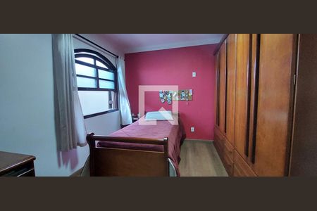 Casa à venda com 275m², 4 quartos e 2 vagasQuarto 3