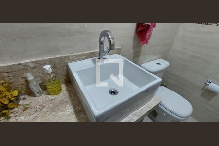 Casa à venda com 275m², 4 quartos e 2 vagasLavabo