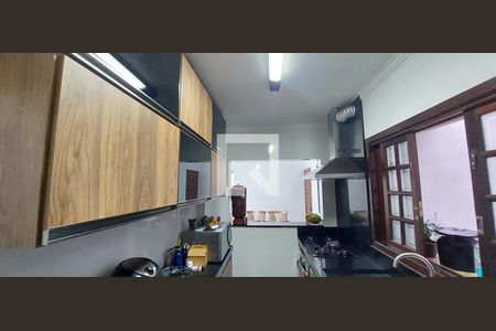 Casa à venda com 275m², 4 quartos e 2 vagasCozinha