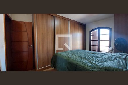 Quarto 1  de casa à venda com 4 quartos, 275m² em Condomínio Maracanã, Santo André