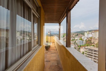 Apartamento à venda com 250m², 4 quartos e 1 vaga Apartamento à venda com 250m², 4 quartos e 1 vagaCobertura