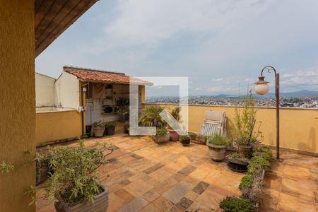 Apartamento à venda com 250m², 4 quartos e 1 vaga Apartamento à venda com 250m², 4 quartos e 1 vagaCobertura