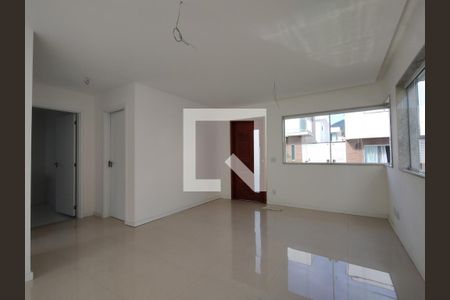 Sala  de casa de condomínio à venda com 4 quartos, 128m² em Jacarepaguá, Rio de Janeiro