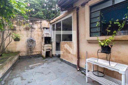 Casa à venda com 130m², 2 quartos e 1 vaga Casa à venda com 130m², 2 quartos e 1 vagaQuintal