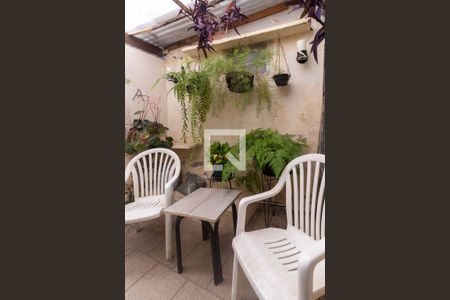 Casa à venda com 130m², 2 quartos e 1 vaga Casa à venda com 130m², 2 quartos e 1 vagaHall