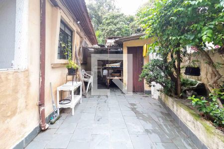 Casa à venda com 130m², 2 quartos e 1 vaga Casa à venda com 130m², 2 quartos e 1 vagaQuintal