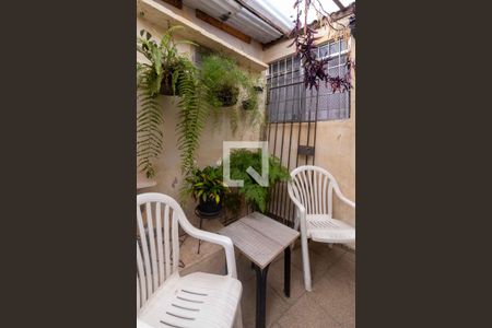 Casa à venda com 130m², 2 quartos e 1 vaga Casa à venda com 130m², 2 quartos e 1 vagaHall