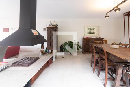 Sala de casa para alugar com 4 quartos, 400m² em Vila Pirajussara, São Paulo