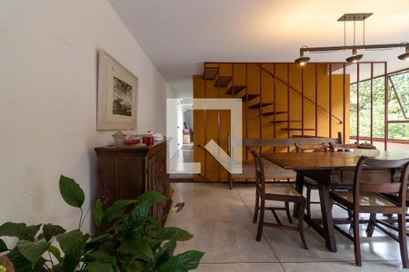 Sala de casa para alugar com 4 quartos, 400m² em Vila Pirajussara, São Paulo