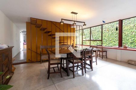 Sala de casa para alugar com 4 quartos, 400m² em Vila Pirajussara, São Paulo