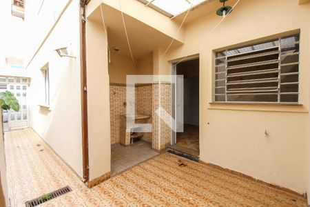 Casa à venda com 120m², 4 quartos e 2 vagasQuintal
