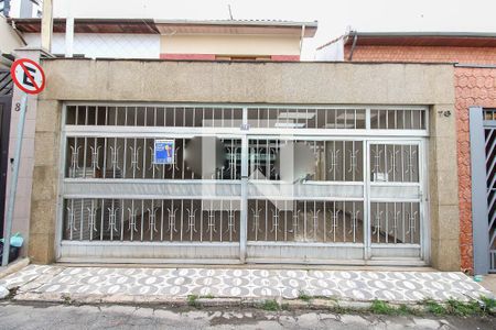 Casa à venda com 120m², 4 quartos e 2 vagasFachada