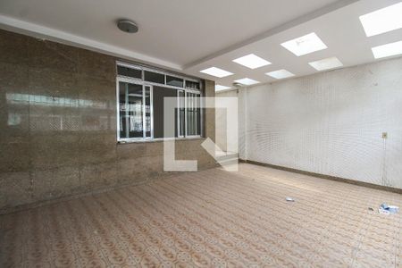 Casa à venda com 120m², 4 quartos e 2 vagasGaragem