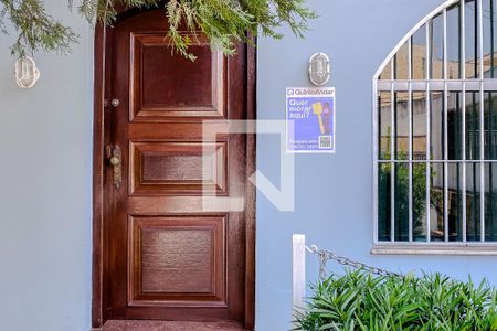 Casa à venda com 350m², 4 quartos e 4 vagasFachada