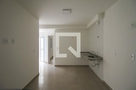 Sala/Cozinha de apartamento para alugar com 2 quartos, 45m² em Vila Graciosa, São Paulo