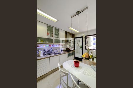 Apartamento para alugar com 104m², 3 quartos e 2 vagasCozinha