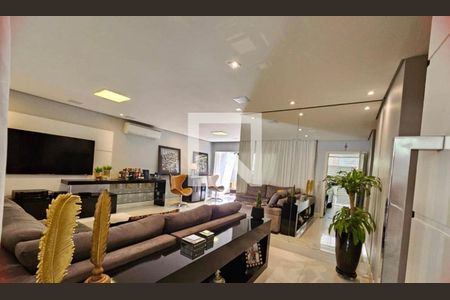 Casa à venda com 217m², 3 quartos e 3 vagas