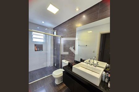 Casa à venda com 217m², 3 quartos e 3 vagas