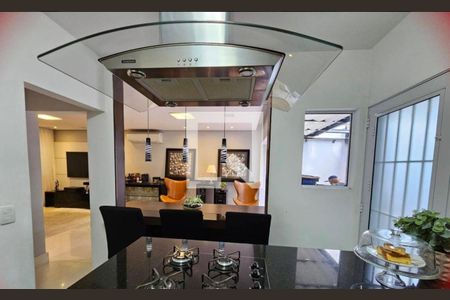 Casa à venda com 217m², 3 quartos e 3 vagas