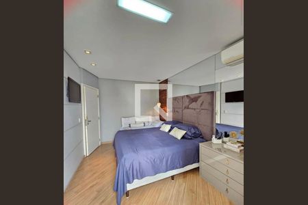 Casa à venda com 217m², 3 quartos e 3 vagas