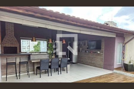 Casa à venda com 217m², 3 quartos e 3 vagas