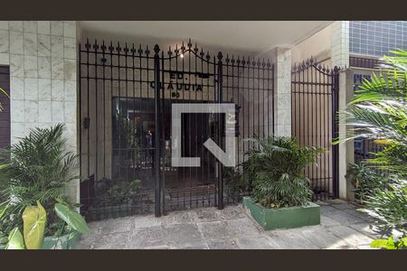 Apartamento à venda com 76m², 2 quartos e 1 vagaFachada e portaria