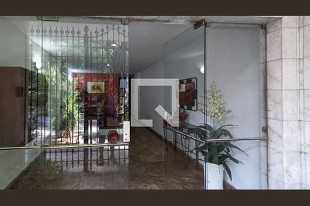 Apartamento à venda com 76m², 2 quartos e 1 vagaFachada e portaria